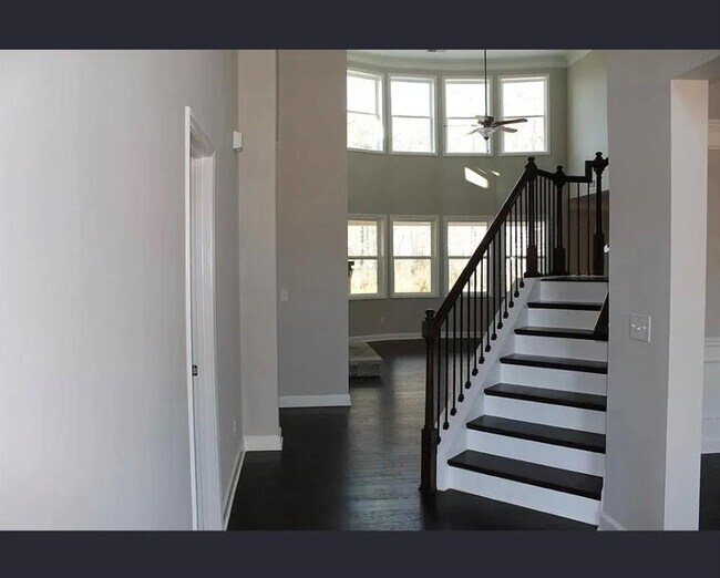 Photo - 428 Silver Brook Dr