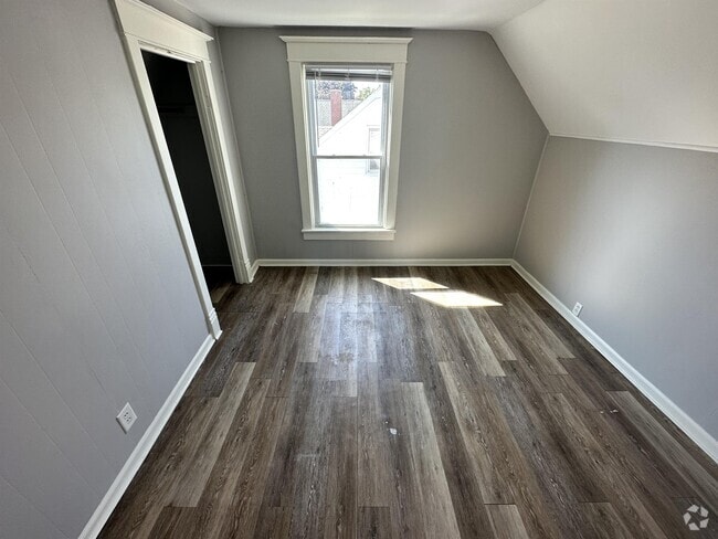 Building Photo - 1212 Bluff St Rental