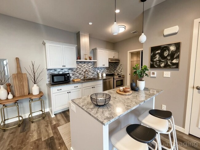 Photo - 1 Bedroom 1 Bath Walk-In Level Lakeside Apartment ADA Compliant - Offering Flexible Lease Terms &...