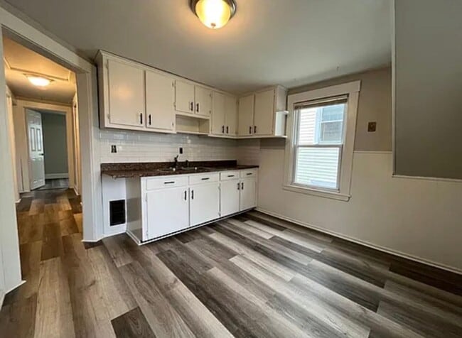 Building Photo - 186 Greene St Unit 2