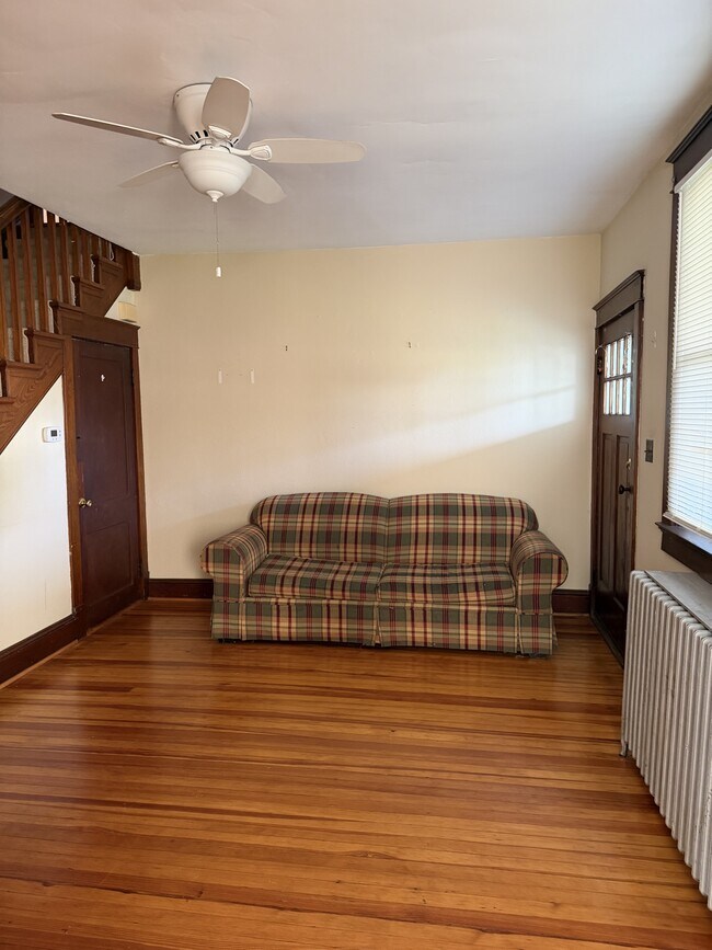 405 Lee Pl