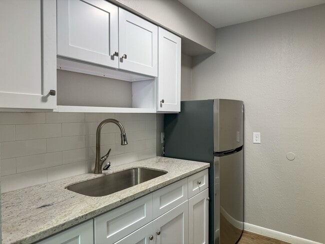 Photo - 2101 6th Ave N
