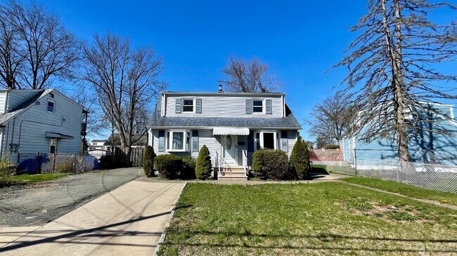 Photo - 198 Plainfield Ave House