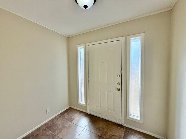 Photo - Tour Today! Spacious 3 Bed, 2.5 Bath Duplex