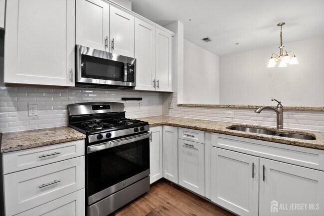 Photo - 626 Marion Ln