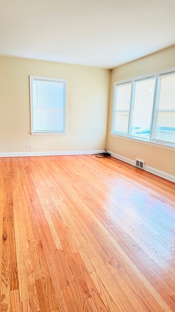 Photo - 7513 Kenton Ave