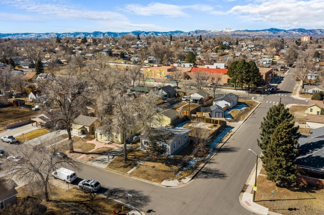 Photo - 895 Grove St