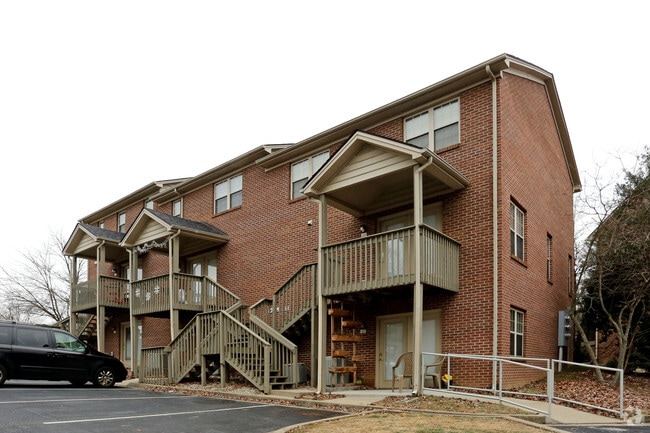 Eagle Creek - EAGLE CREEK TOWNHOMES