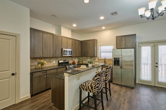 Photo - 2422 Navigation Blvd Unit E