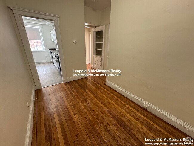 Building Photo - 113 Washington St Rental