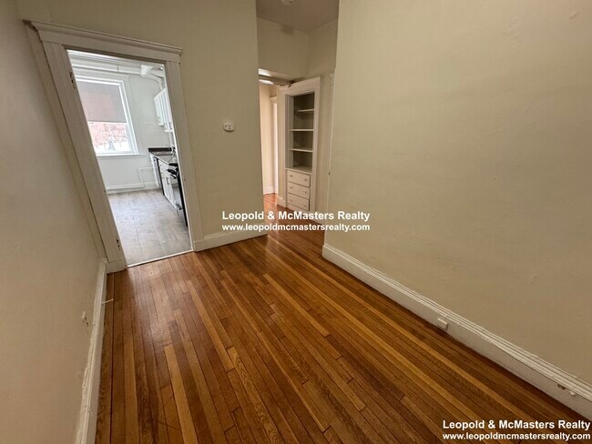 Building Photo - 113 Washington St Rental