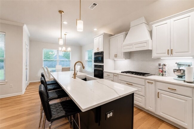 Photo - 396 W Tyler Rd