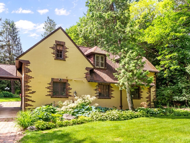 Building Photo - 1115 Eton Cross Rd Unit 1115