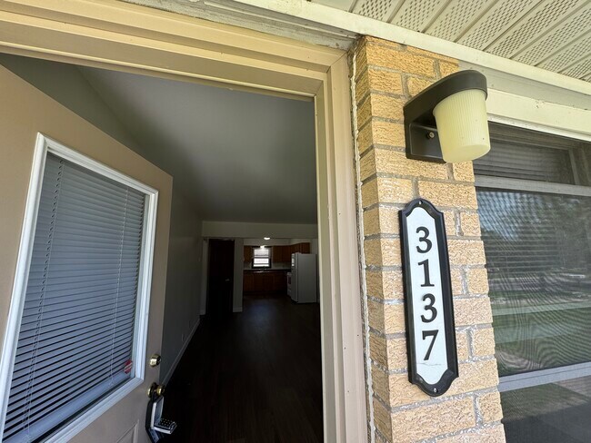 Photo - 3137 Runway Ave