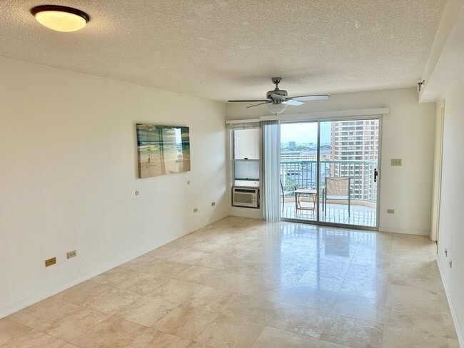 Building Photo - Golf course and Ocean Views from this 3 bedroom 2 bath condo!