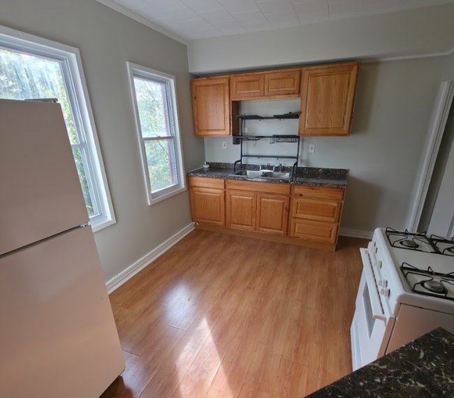 Photo - 2978-2978 W 32nd St Unit #2