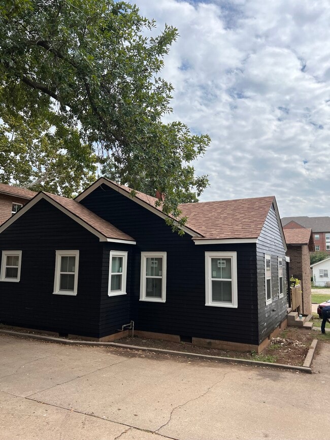 Photo - 221 N Duncan St