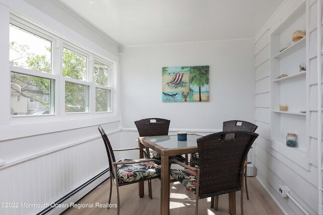 Photo - 1233 Oakwood Rd