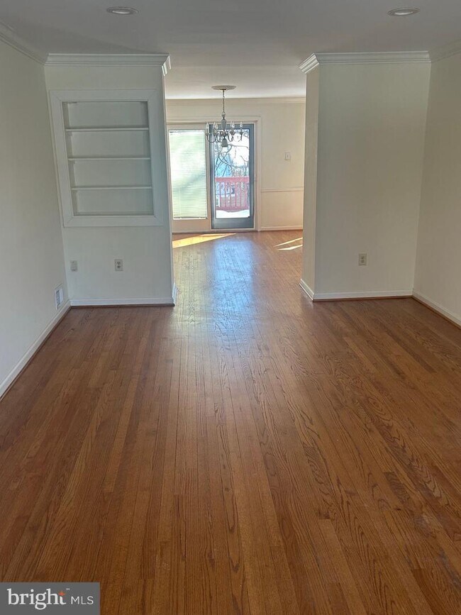 Photo - 3301 Spring Ln