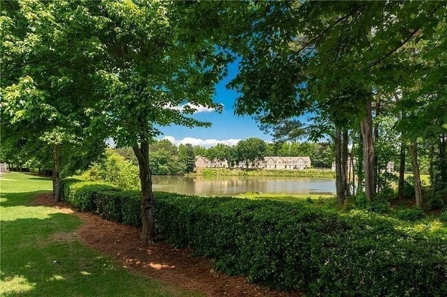 Photo - 1964 Lakeshore Overlook Cir NW