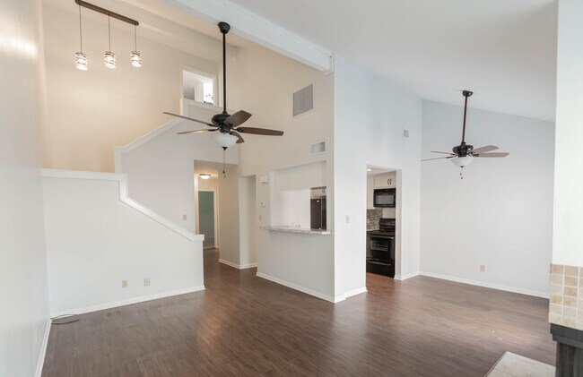 Photo - 105 Maplewood Dr