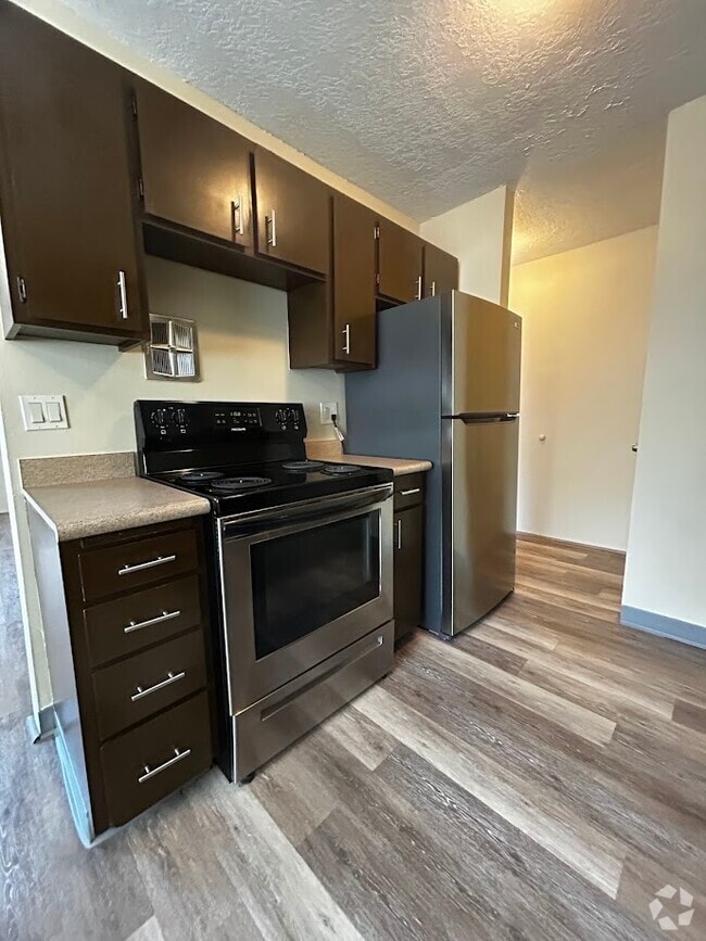 Building Photo - 3808 SE Cesar Estrada Chavez Blvd Unit 8 Rental