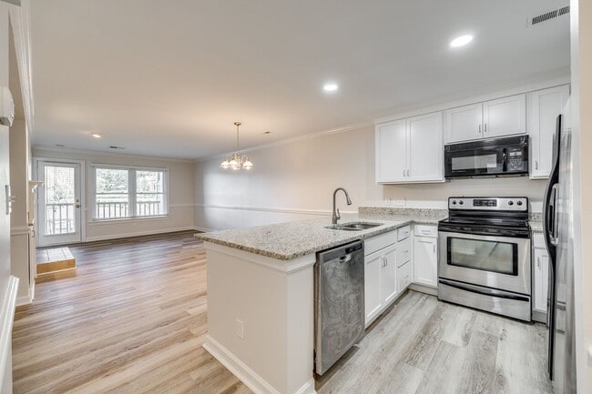 Photo - Charming 2 bed 2 bath condo with great water views in gated community in Charlotte on Lake Wylie!