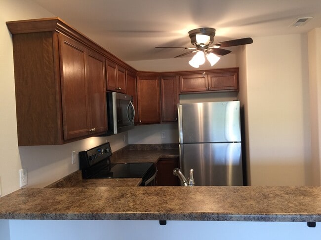 Cocina - 1902 Wrigley St Unidad 1904