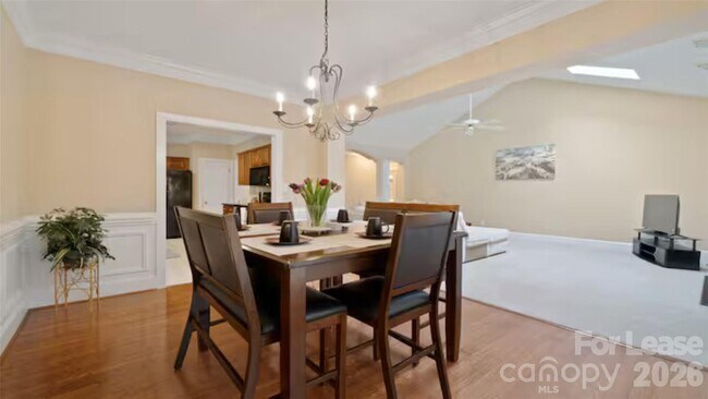 Photo - 2804 Wingfield Pl