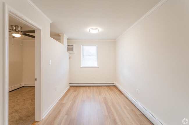 Riveredge Square Apartments