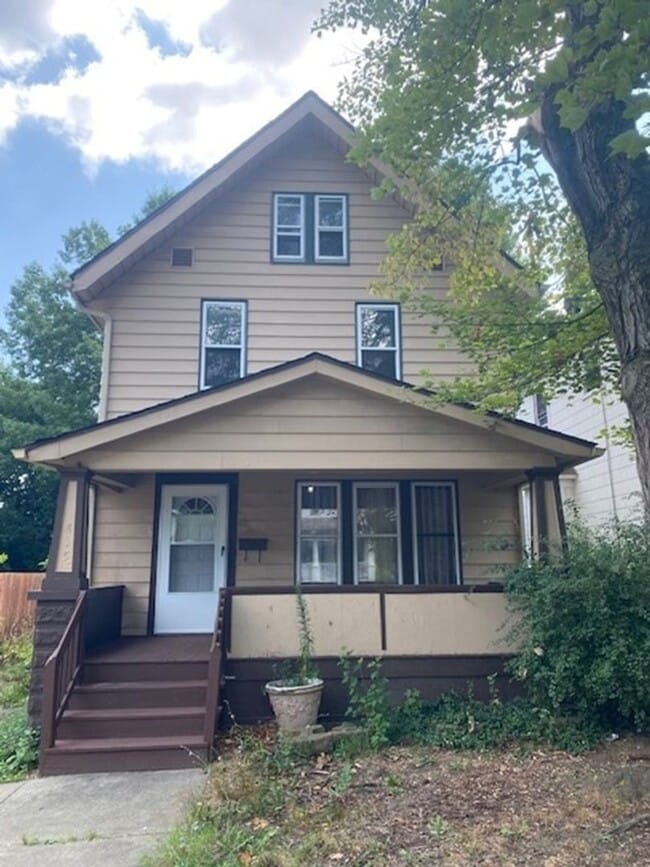 Building Photo - 815 Beardsley St Rental