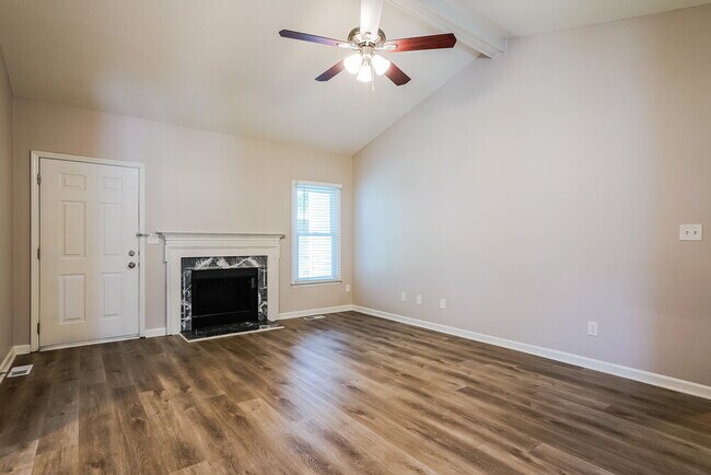 Photo - 303 Southampton Dr