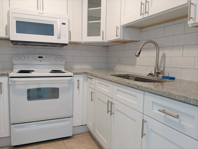 Photo - Renovated, spacious and good storage in Tyrone area apartment