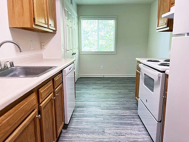 Kitchen - Meadows at Green Tree