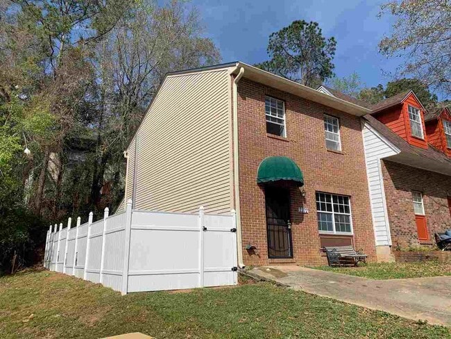 Building Photo - 2372 Gregory Dr
