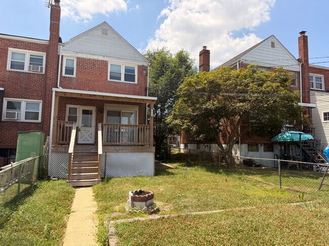 Photo - 2717 Creston Rd