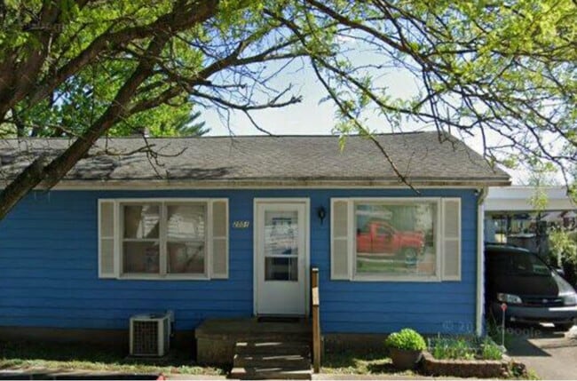 Building Photo - 2501-2503 Beech St Rental