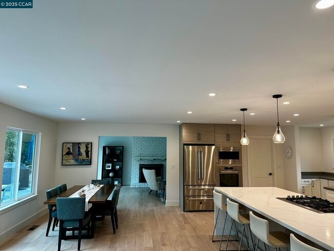 Photo - 226 Alderbrook Pl