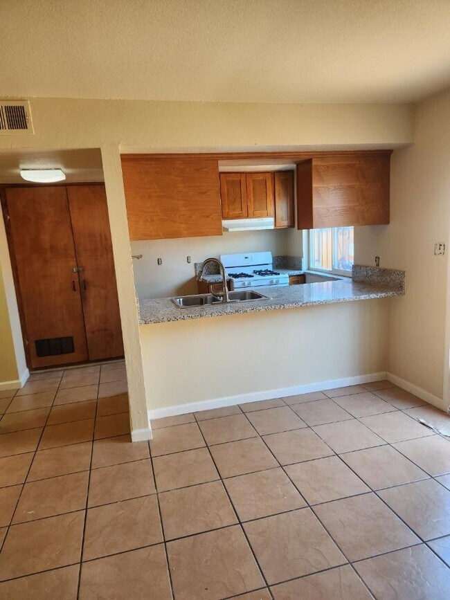 Photo - 4223 Weymouth Ln Unit Weymouth Lane