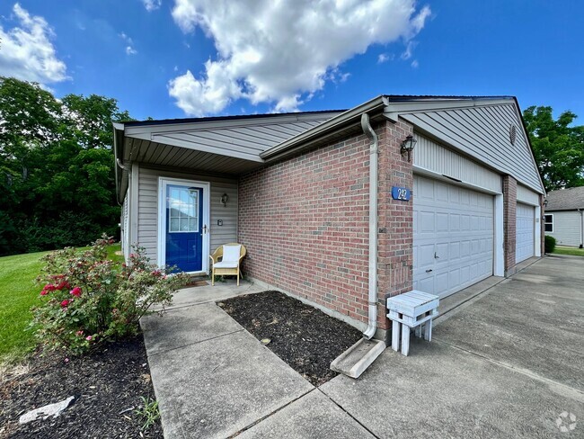 Building Photo - Fully furnished rental home for Corporate ...