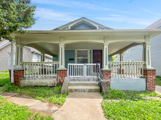 Photo - 231 E Walnut St Casa