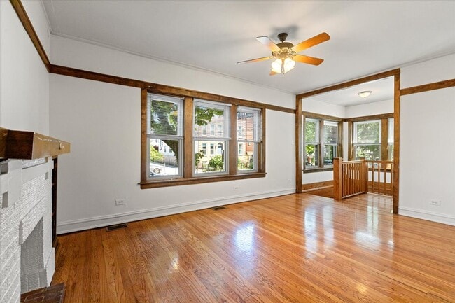 Photo - 3546 N Bosworth Ave Unidad 1