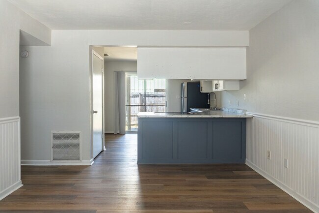 Photo - 1025 Crossing Brook Way