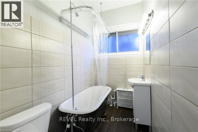 Photo - 463 1/2 King St E Unit 12