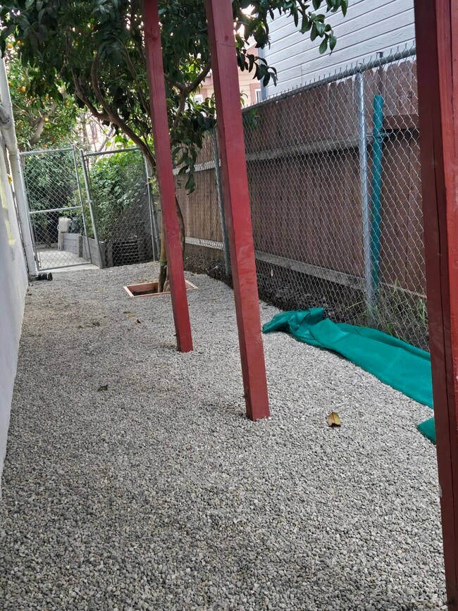 private outside area - 1466 Ridge Way Unidad 1466 lower level