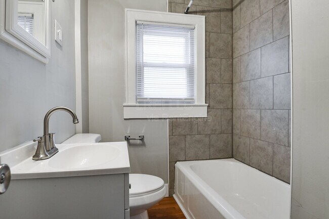 Photo - 1732 S 23rd St