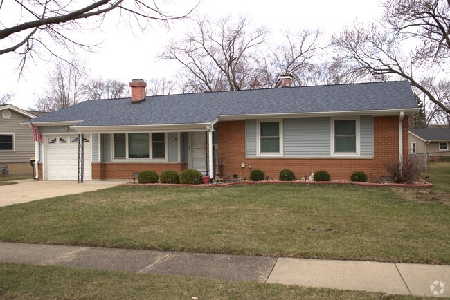 Building Photo - 1230 Hemlock Dr Rental