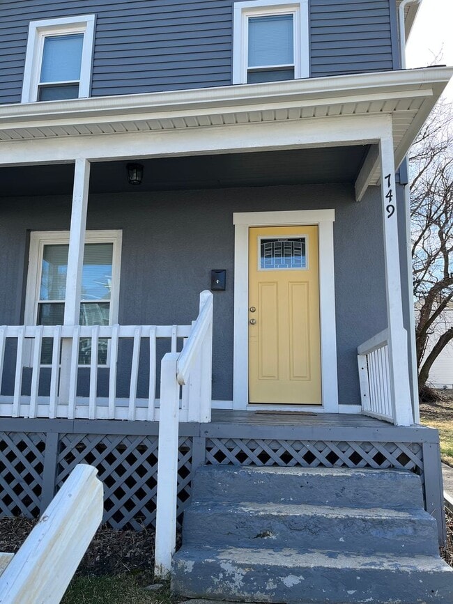 Photo - Recently renovated 2 bedroom 1.5 bathroom ...