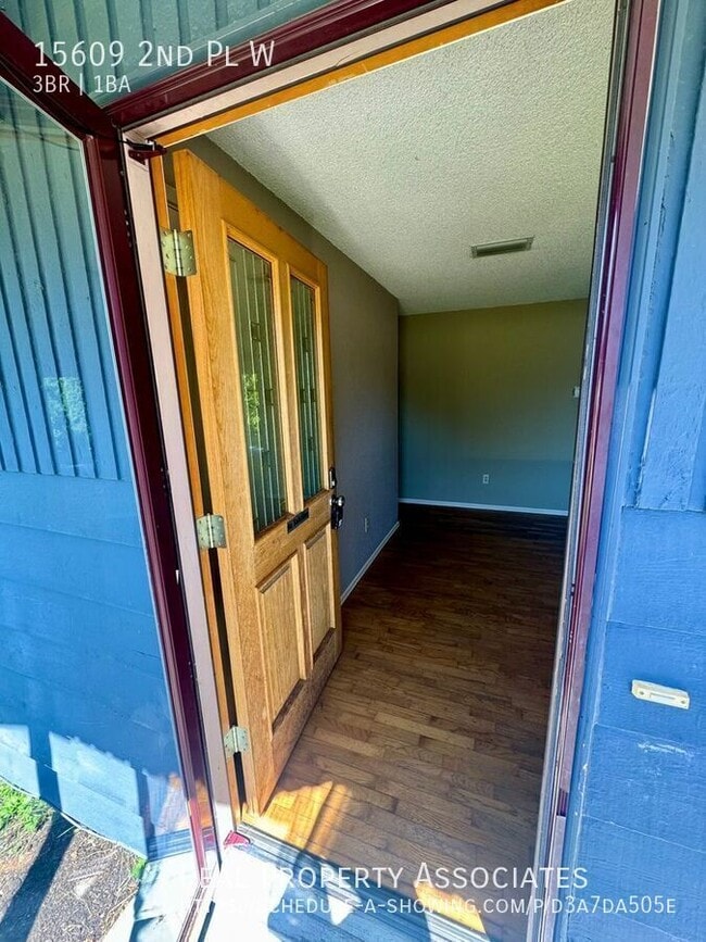 Photo - 15609 2nd Pl W