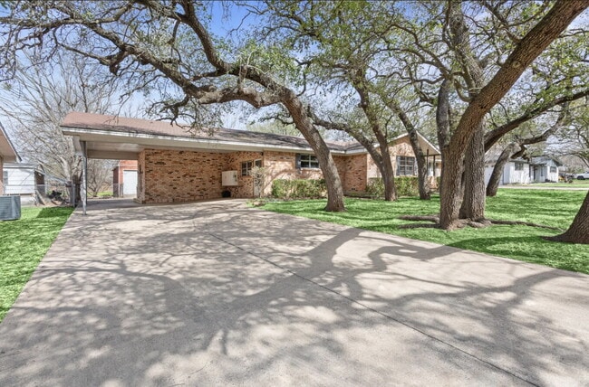 Photo - Charming Oak-Shaded Retreat in Woodway’s Coveted Bird Streets with Versatile Living Spaces & Work...